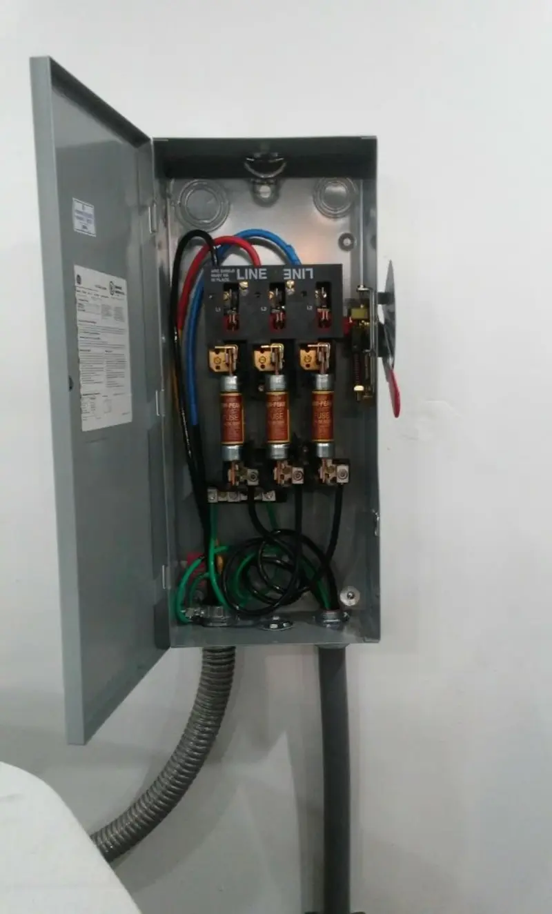 Three-phase disconnect switch installed for Smoke Detector Installation in Weatherford